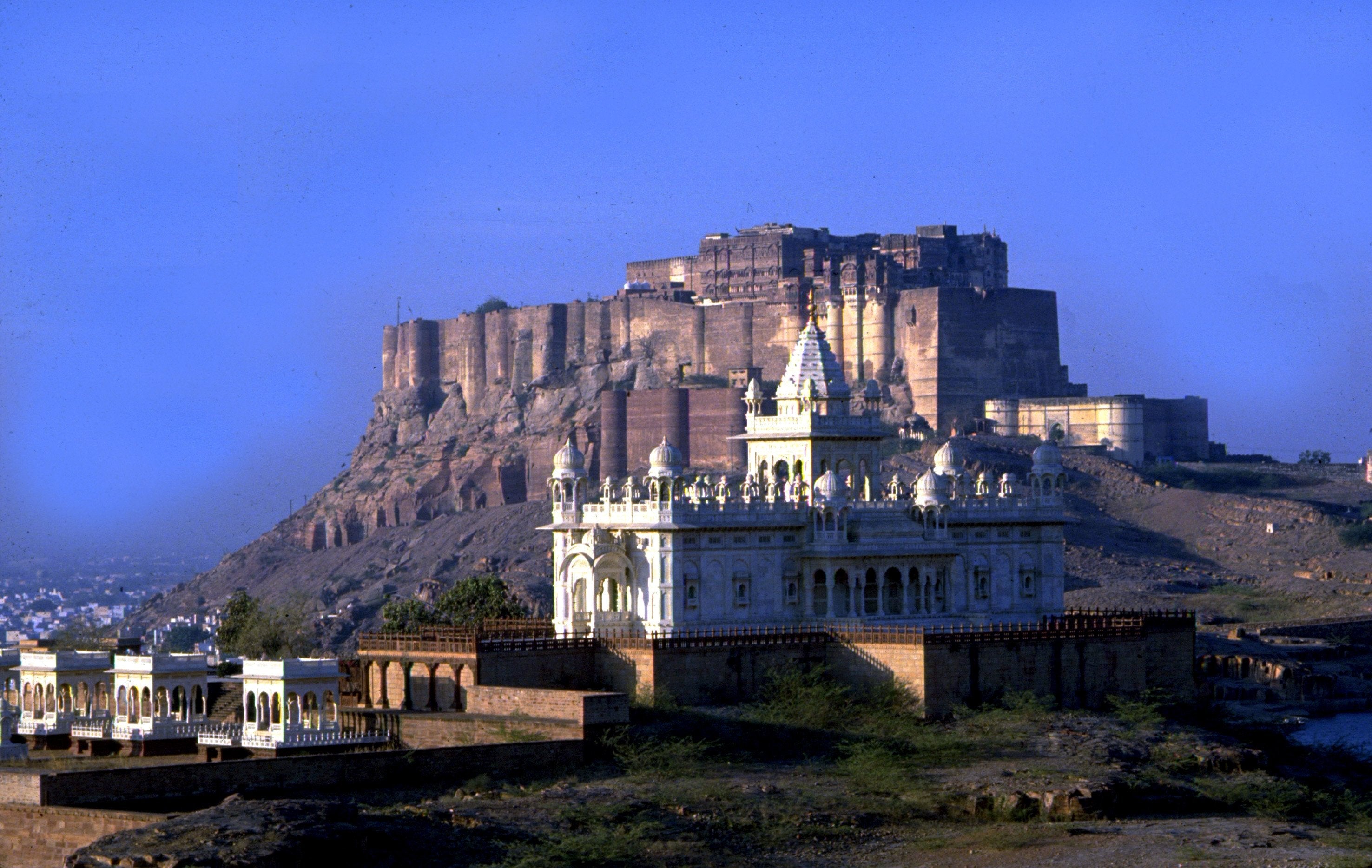 Castle to Castle - horseXperiences™ GO EQUESTRIAN
