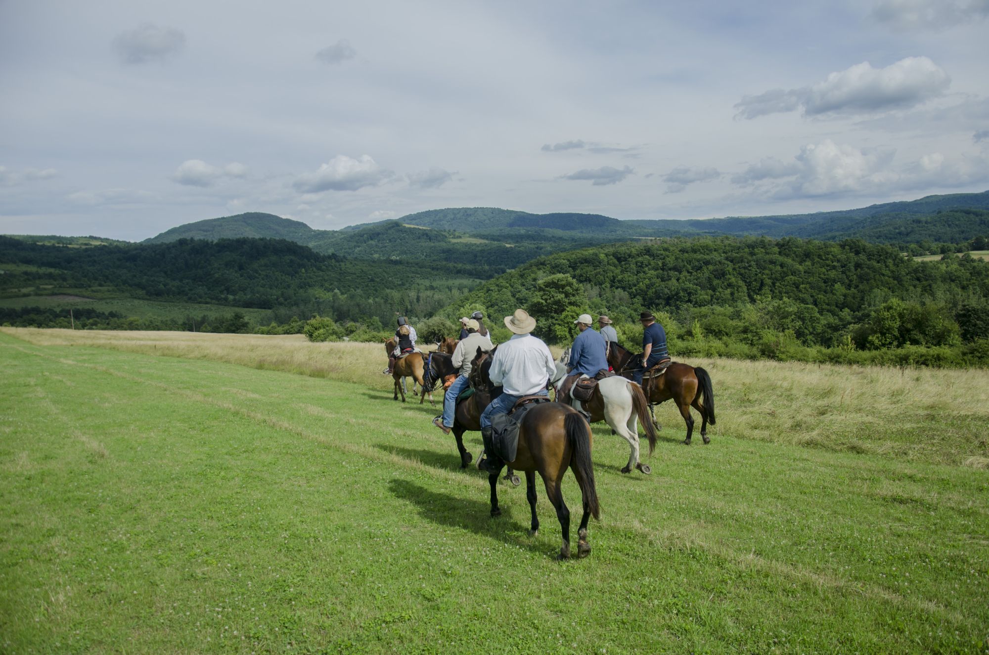 Tour in Medieval Bulgaria - horseXperiences™ GO EQUESTRIAN