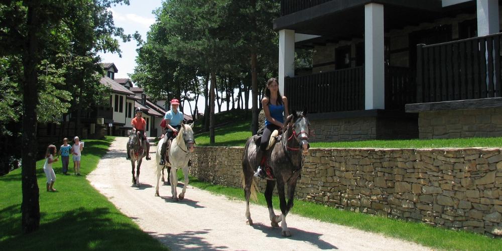 Tour in Medieval Bulgaria - horseXperiences™ GO EQUESTRIAN