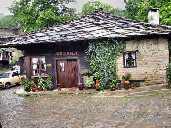 Tour in Medieval Bulgaria - horseXperiences™ GO EQUESTRIAN