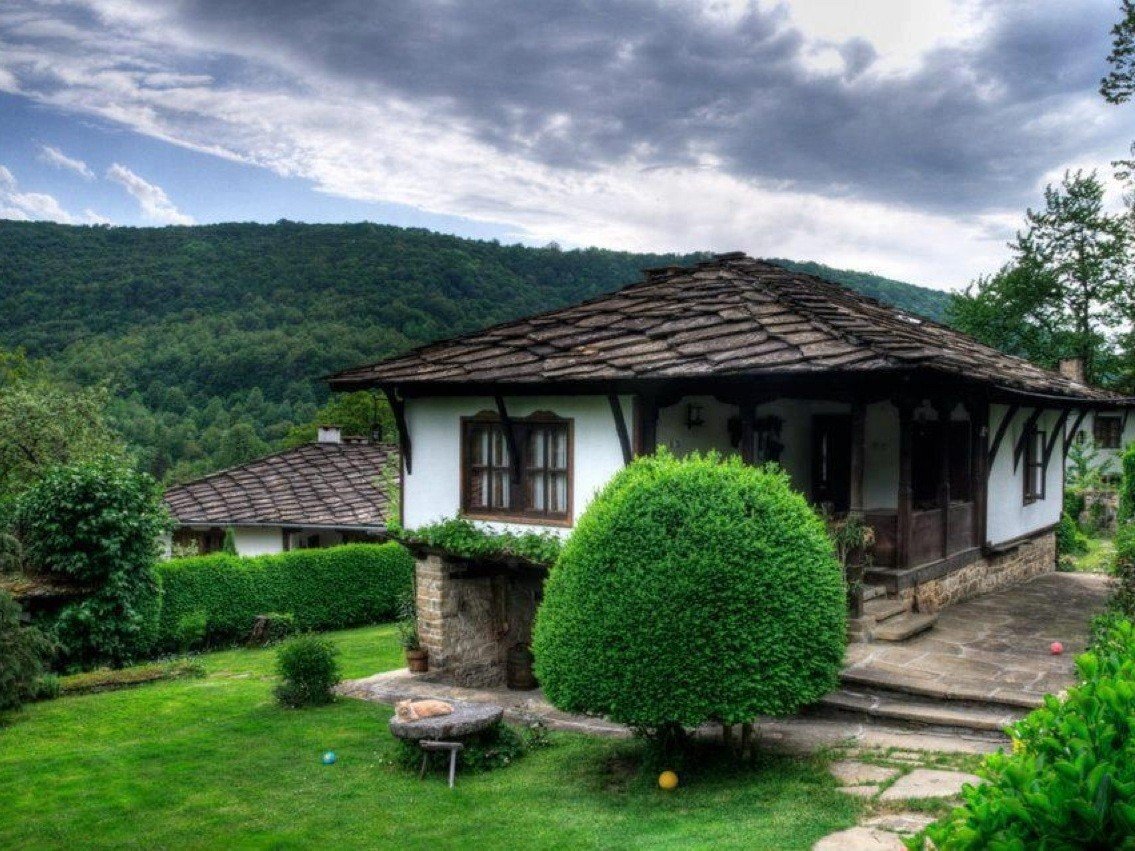 Tour in Medieval Bulgaria - horseXperiences™ GO EQUESTRIAN