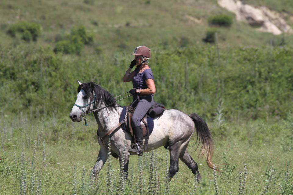 Following Zagoria Pathways - horseXperiences™ GO EQUESTRIAN