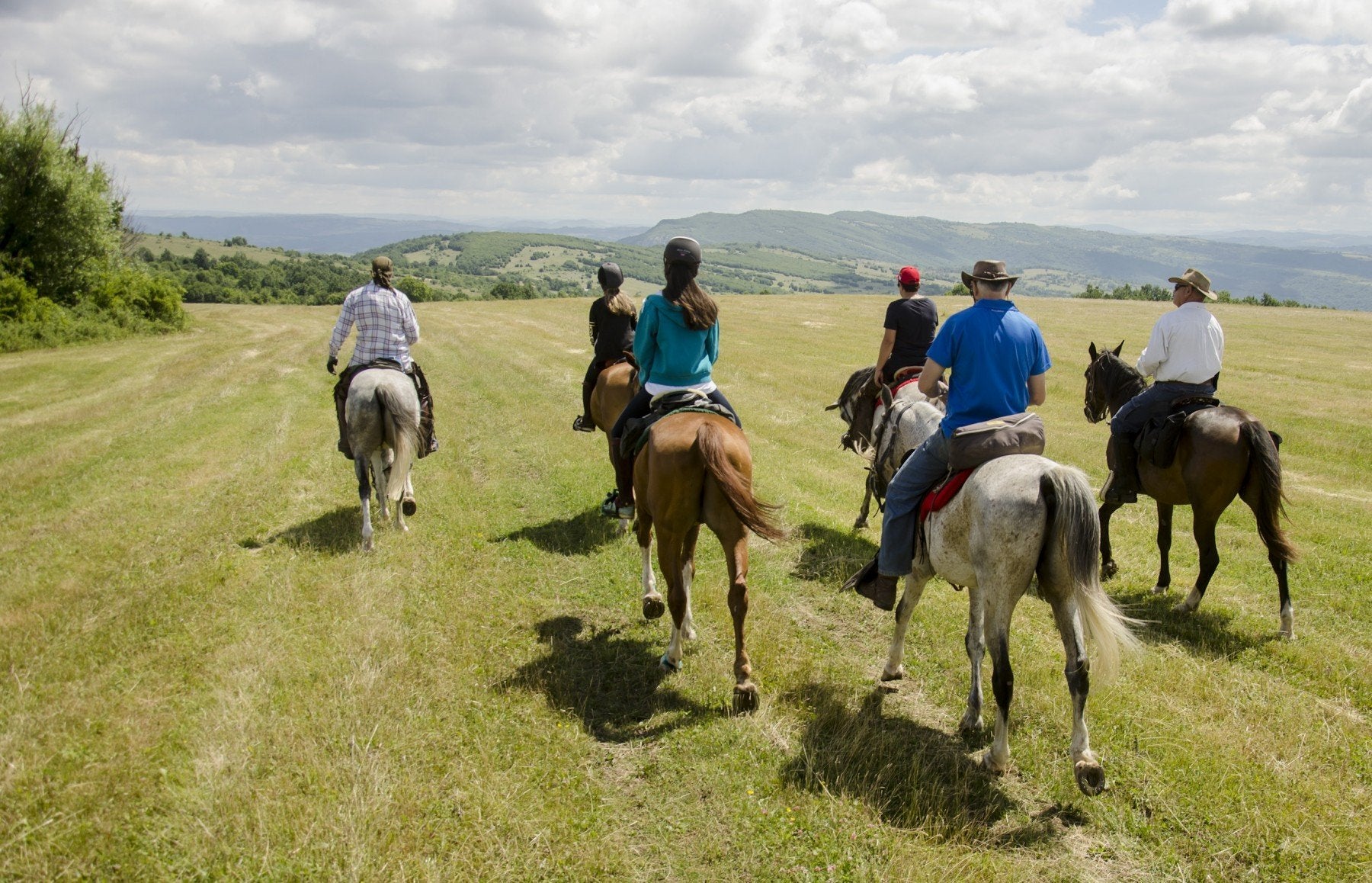 Tour in Medieval Bulgaria - horseXperiences™ GO EQUESTRIAN