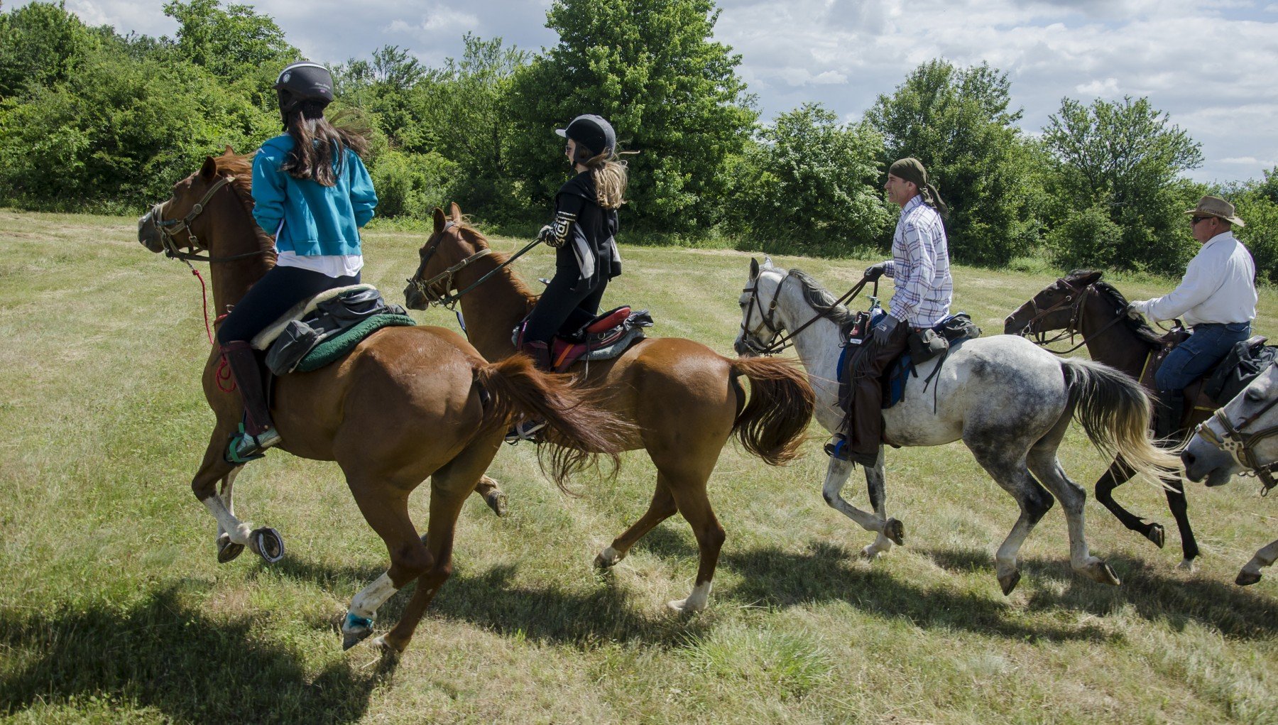 Tour in Medieval Bulgaria - horseXperiences™ GO EQUESTRIAN