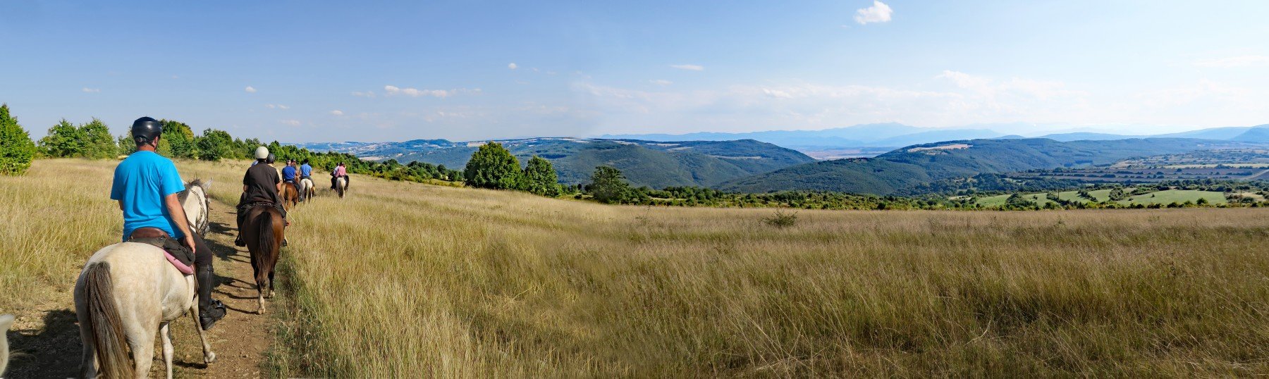 Magic Caves, Waterfalls & Castles - horseXperiences™ GO EQUESTRIAN