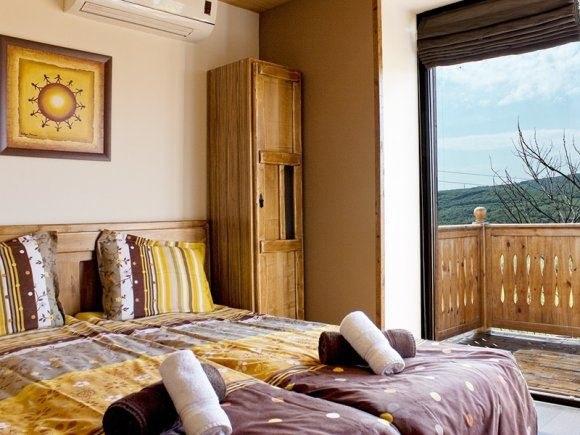 Magic Caves, Waterfalls & Castles - horseXperiences™ GO EQUESTRIAN