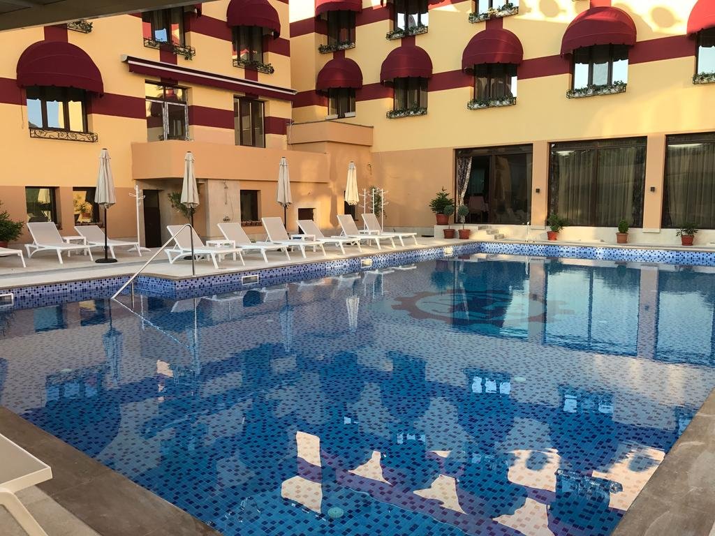 Magic Caves, Waterfalls & Castles - horseXperiences™ GO EQUESTRIAN