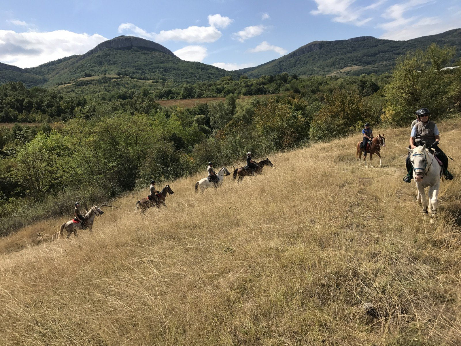 Magic Caves, Waterfalls & Castles - horseXperiences™ GO EQUESTRIAN