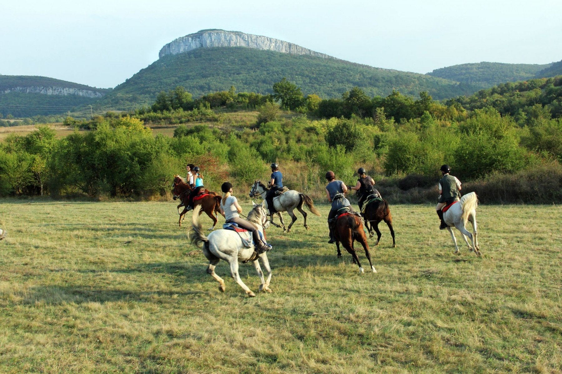 Magic Caves, Waterfalls & Castles - horseXperiences™ GO EQUESTRIAN