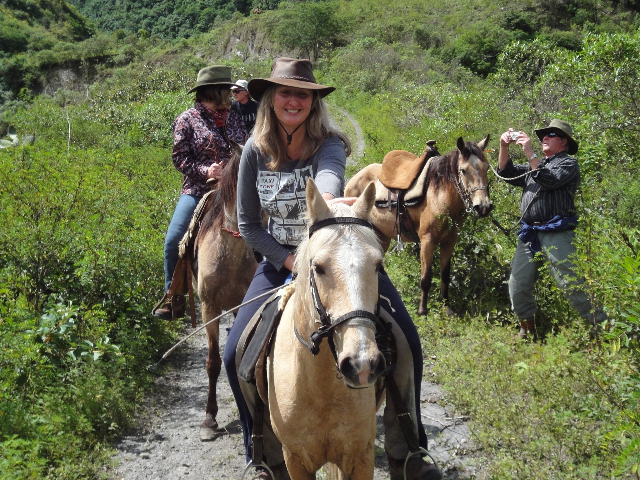 Ride, Hike & eXplore - horseXperiences™ GO EQUESTRIAN