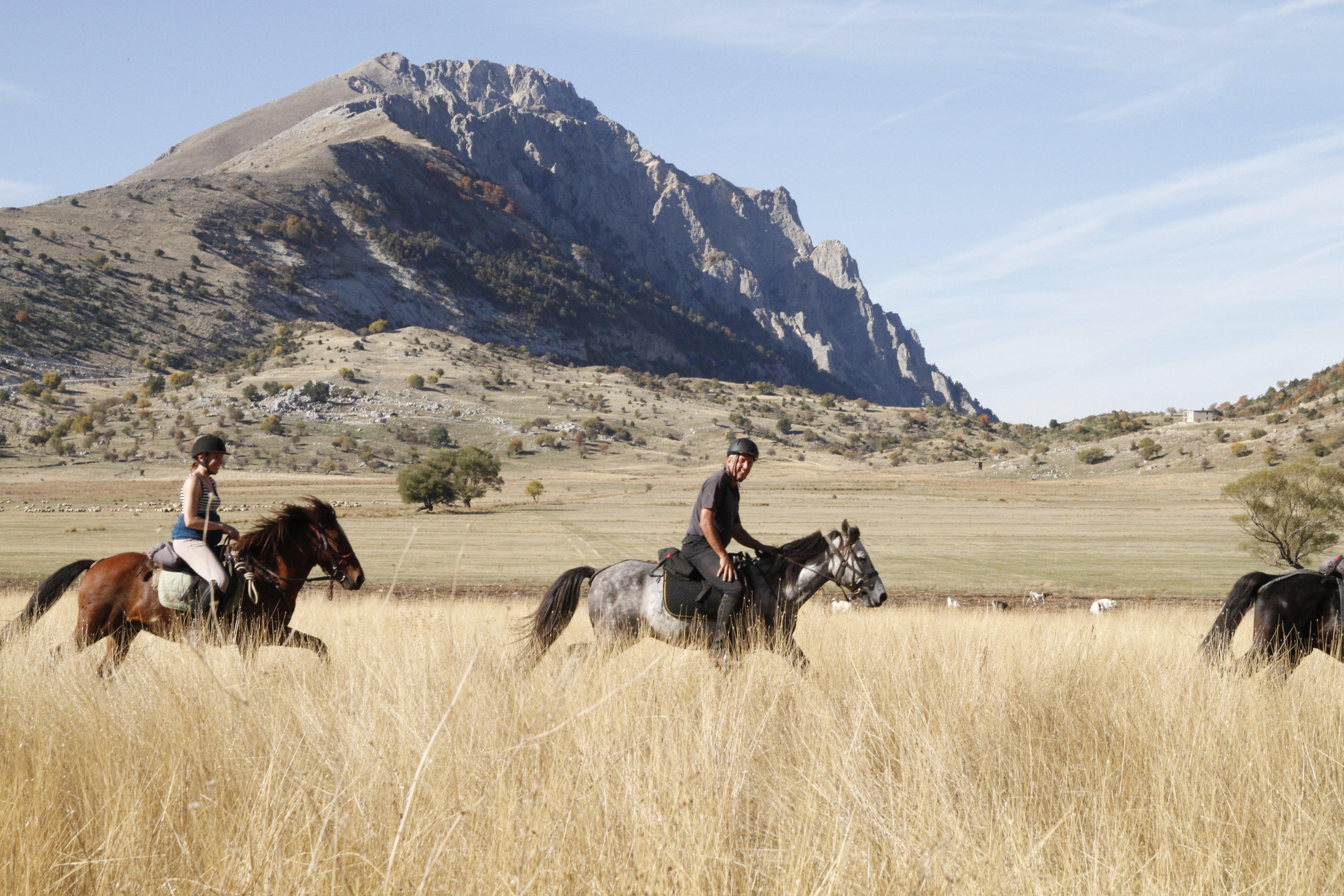 Following Zagoria Pathways - horseXperiences™ GO EQUESTRIAN
