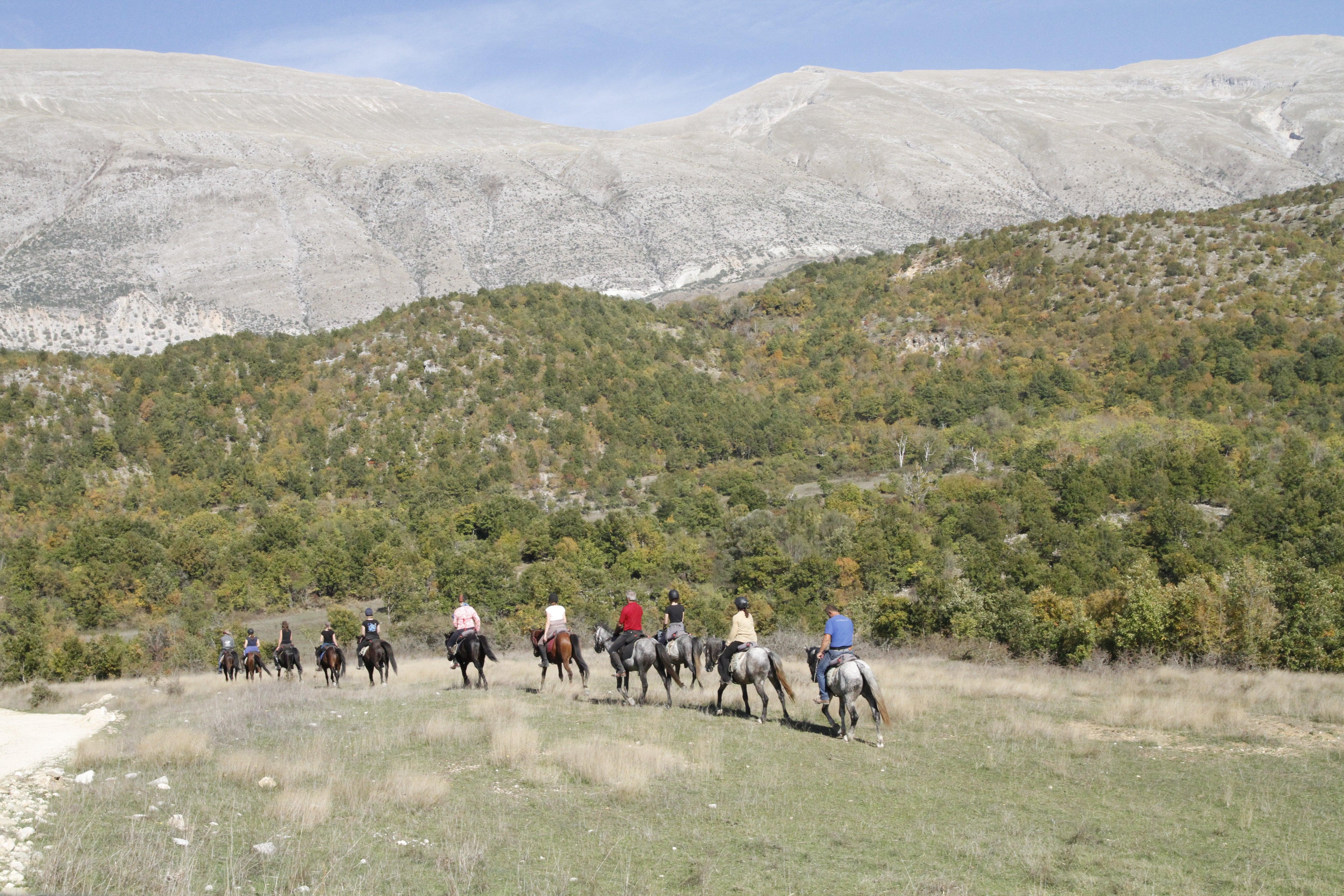 Following Zagoria Pathways - horseXperiences™ GO EQUESTRIAN