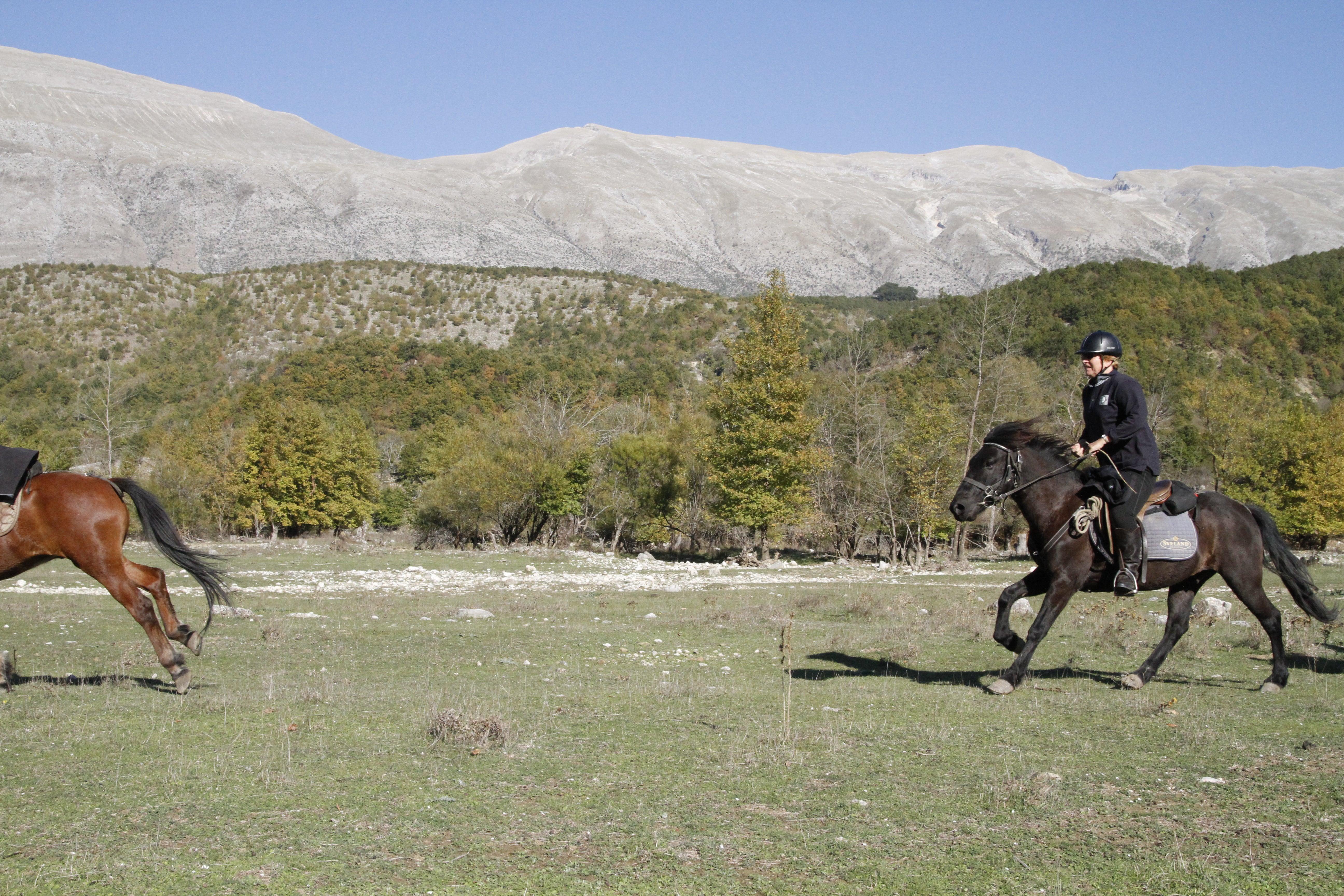 Following Zagoria Pathways - horseXperiences™ GO EQUESTRIAN