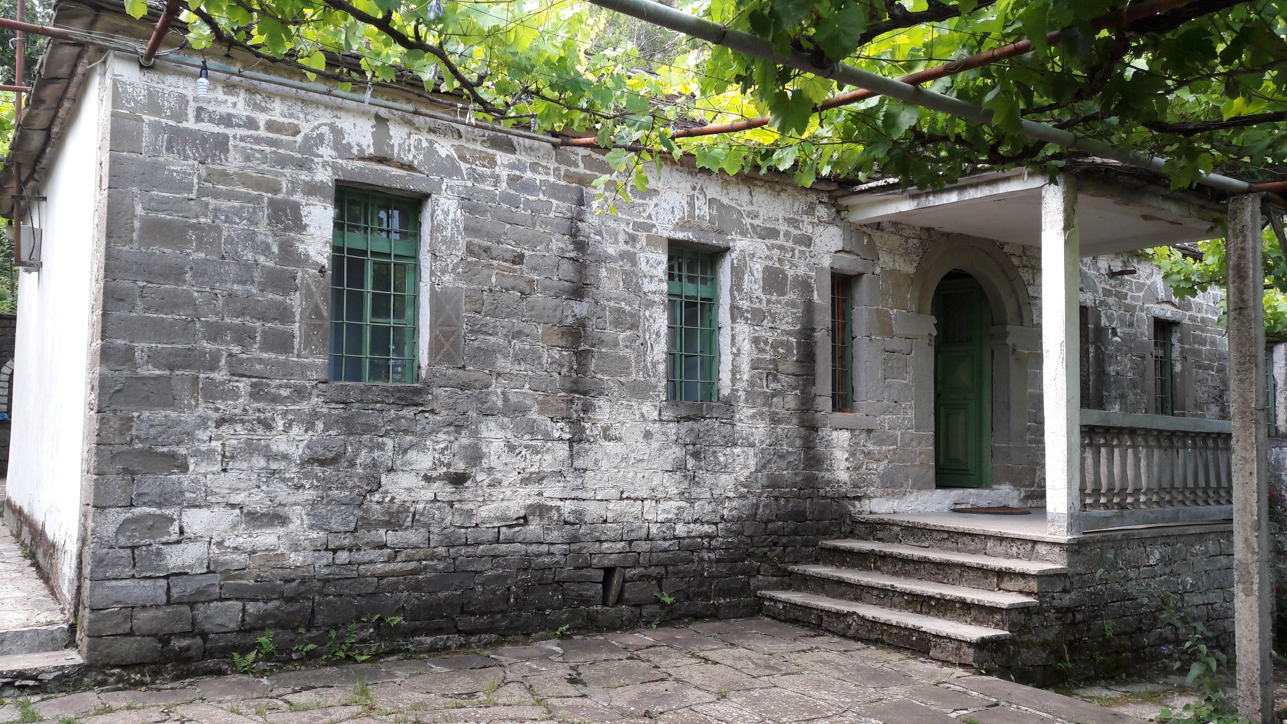 Following Zagoria Pathways - horseXperiences™ GO EQUESTRIAN