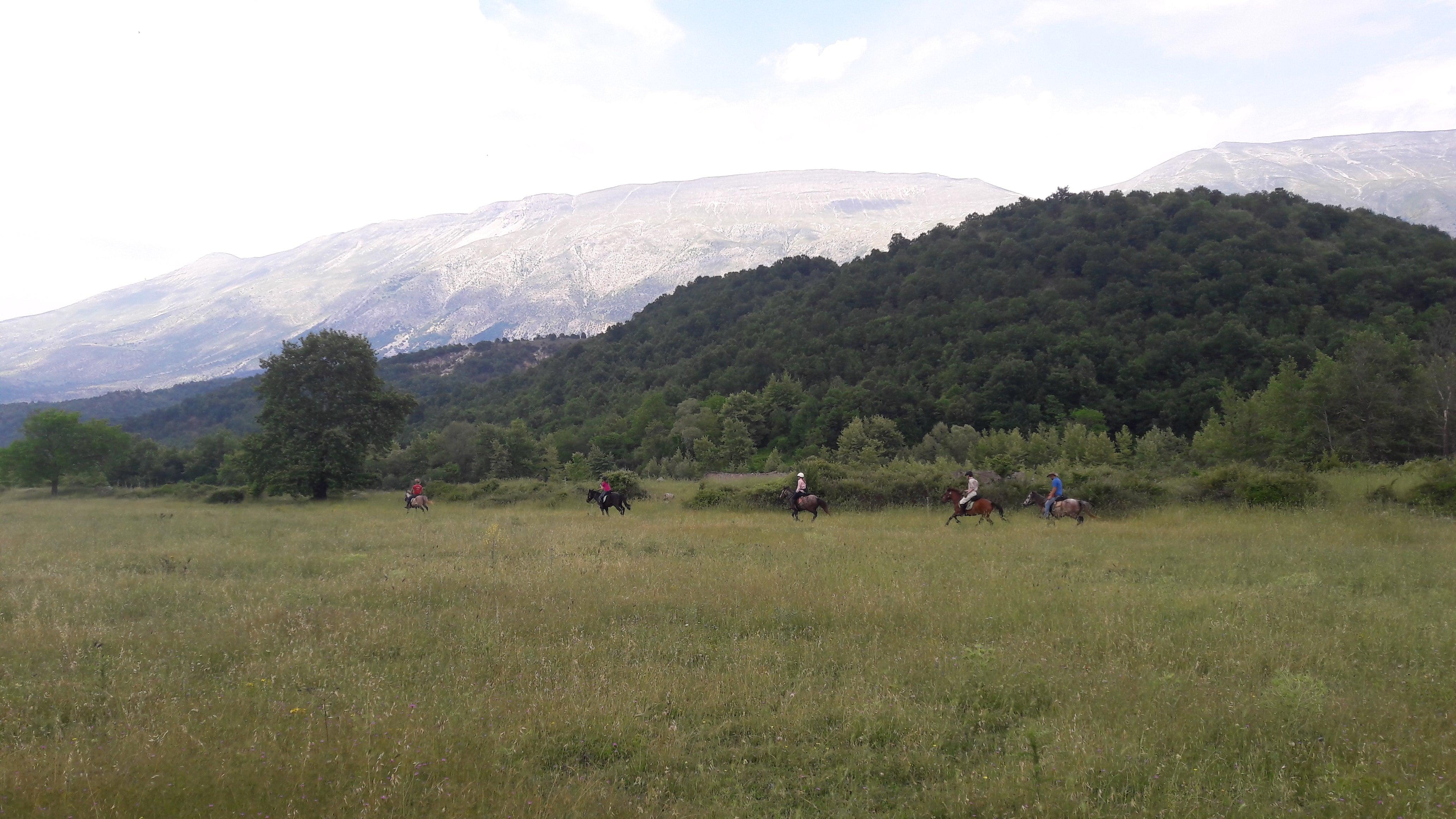 Following Zagoria Pathways - horseXperiences™ GO EQUESTRIAN