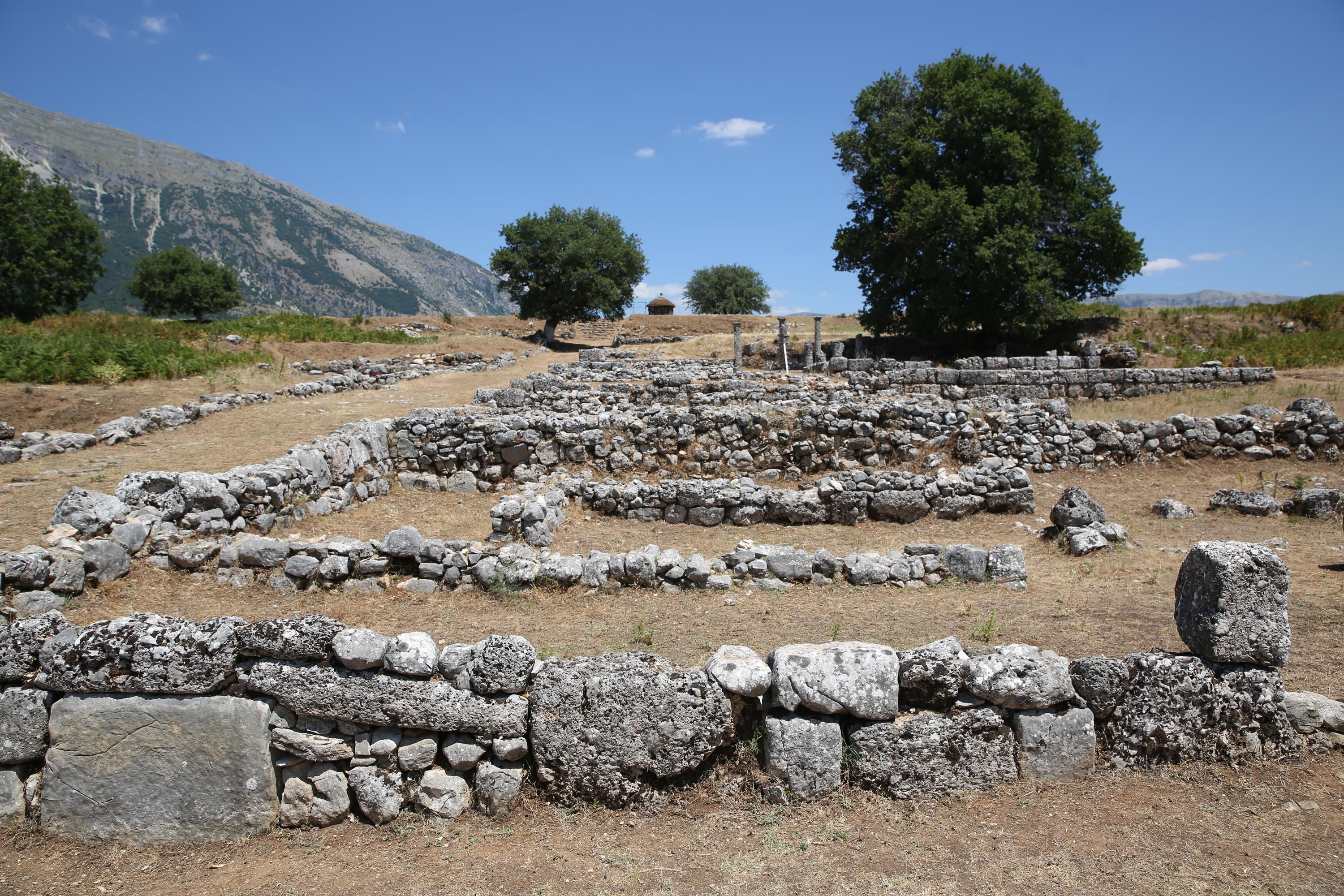 Following Zagoria Pathways - horseXperiences™ GO EQUESTRIAN