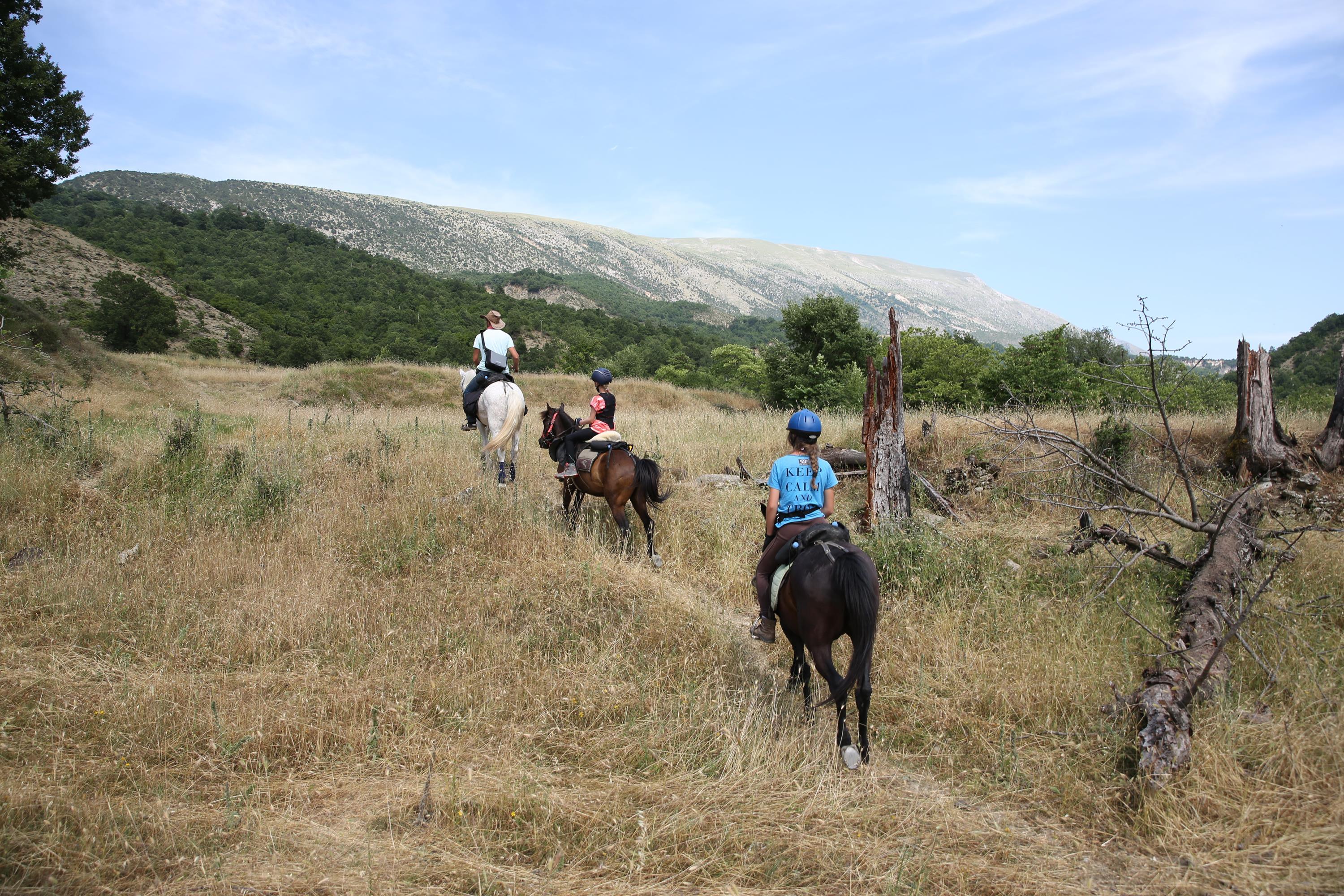 Following Zagoria Pathways - horseXperiences™ GO EQUESTRIAN