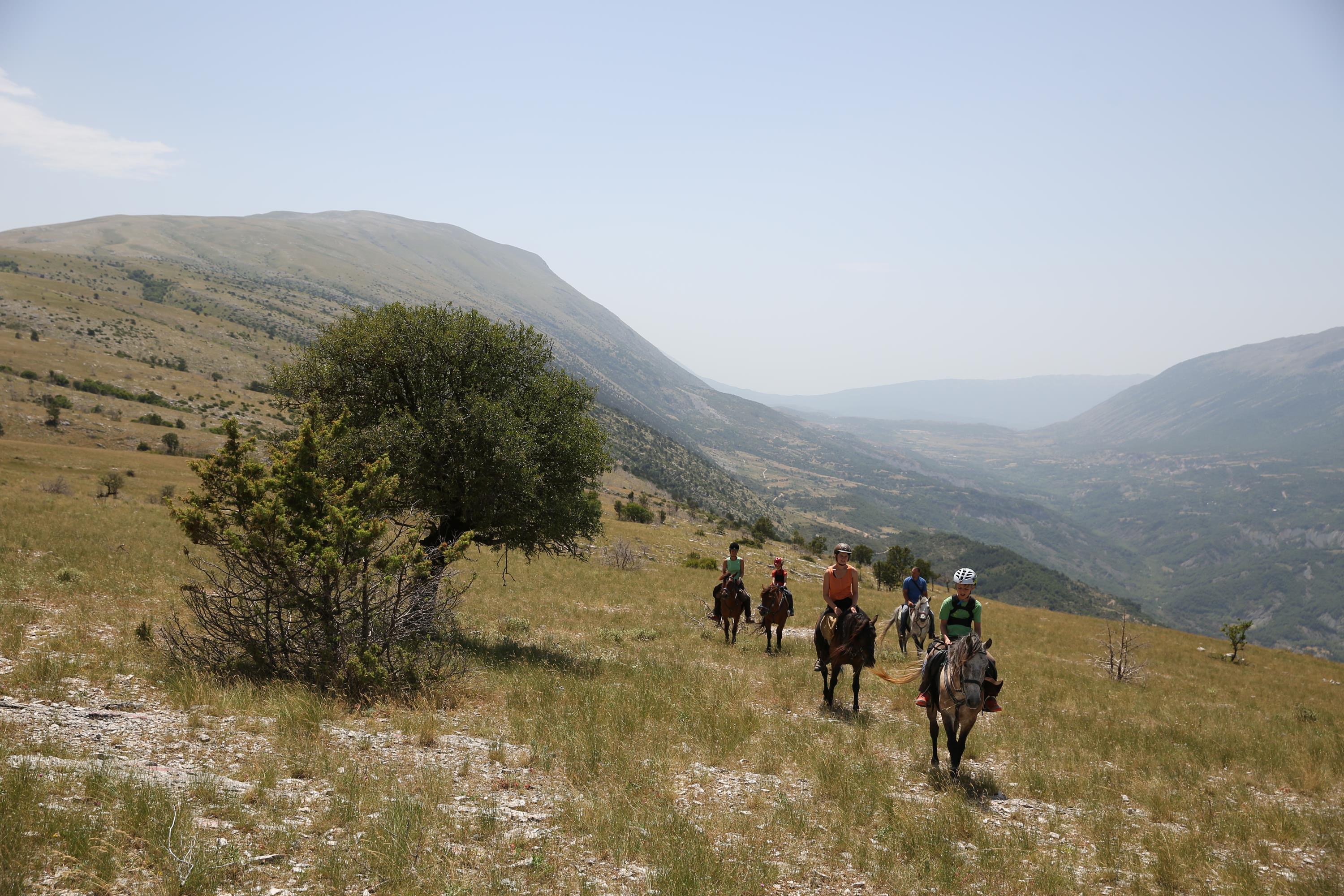 Following Zagoria Pathways - horseXperiences™ GO EQUESTRIAN