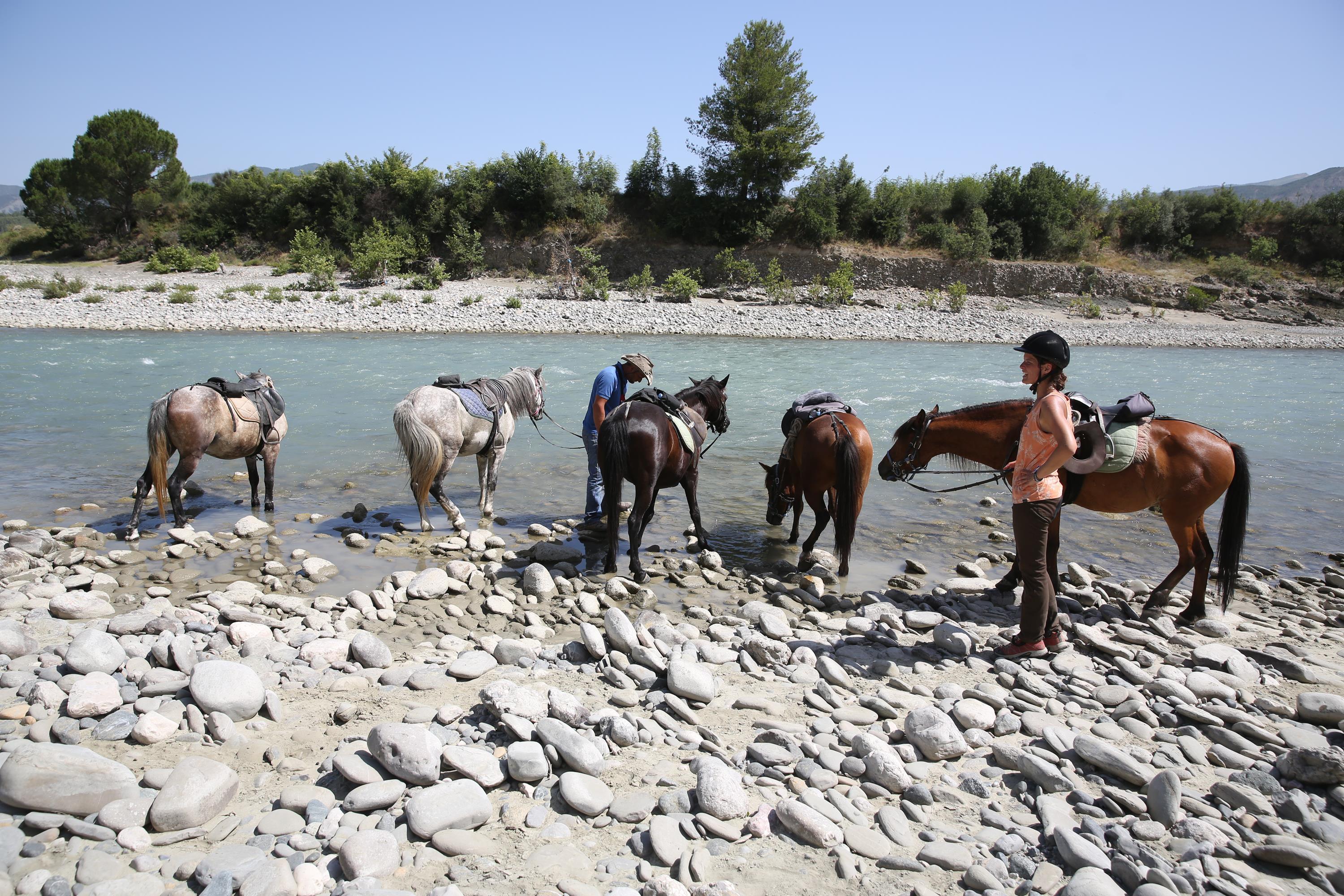 Following Zagoria Pathways - horseXperiences™ GO EQUESTRIAN