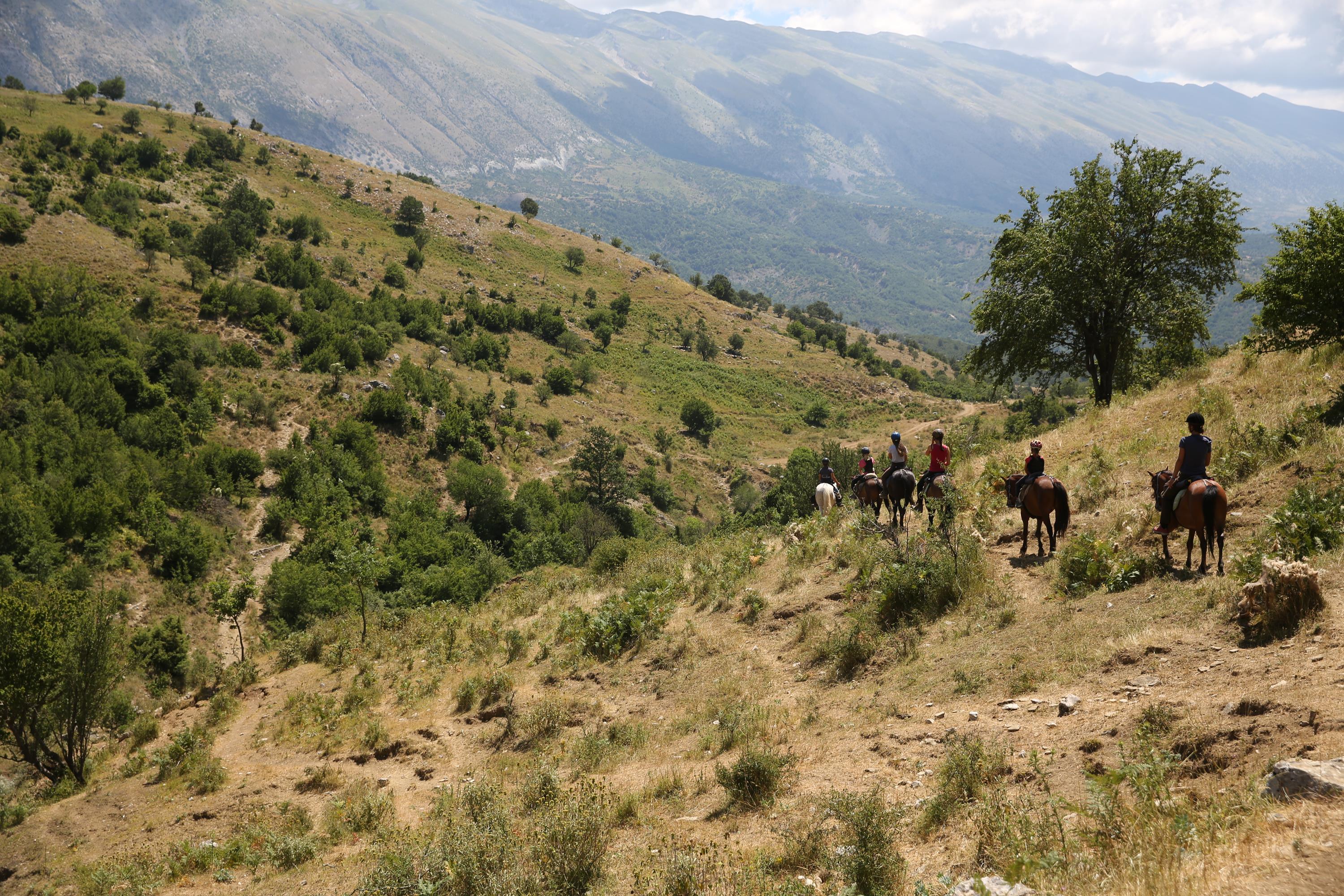 Following Zagoria Pathways - horseXperiences™ GO EQUESTRIAN