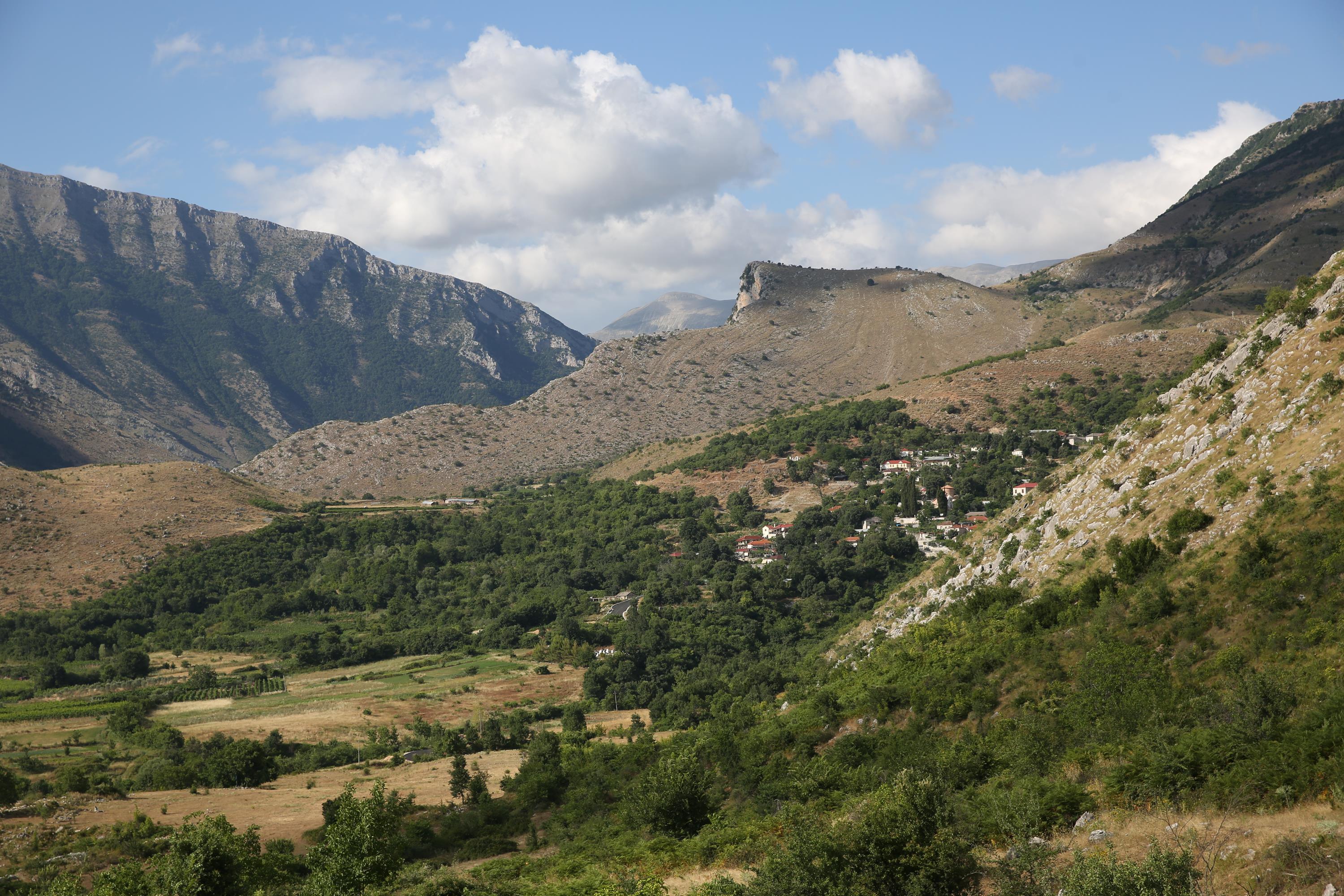 Following Zagoria Pathways - horseXperiences™ GO EQUESTRIAN