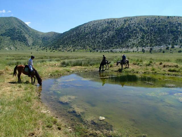 Following Zagoria Pathways - horseXperiences™ GO EQUESTRIAN