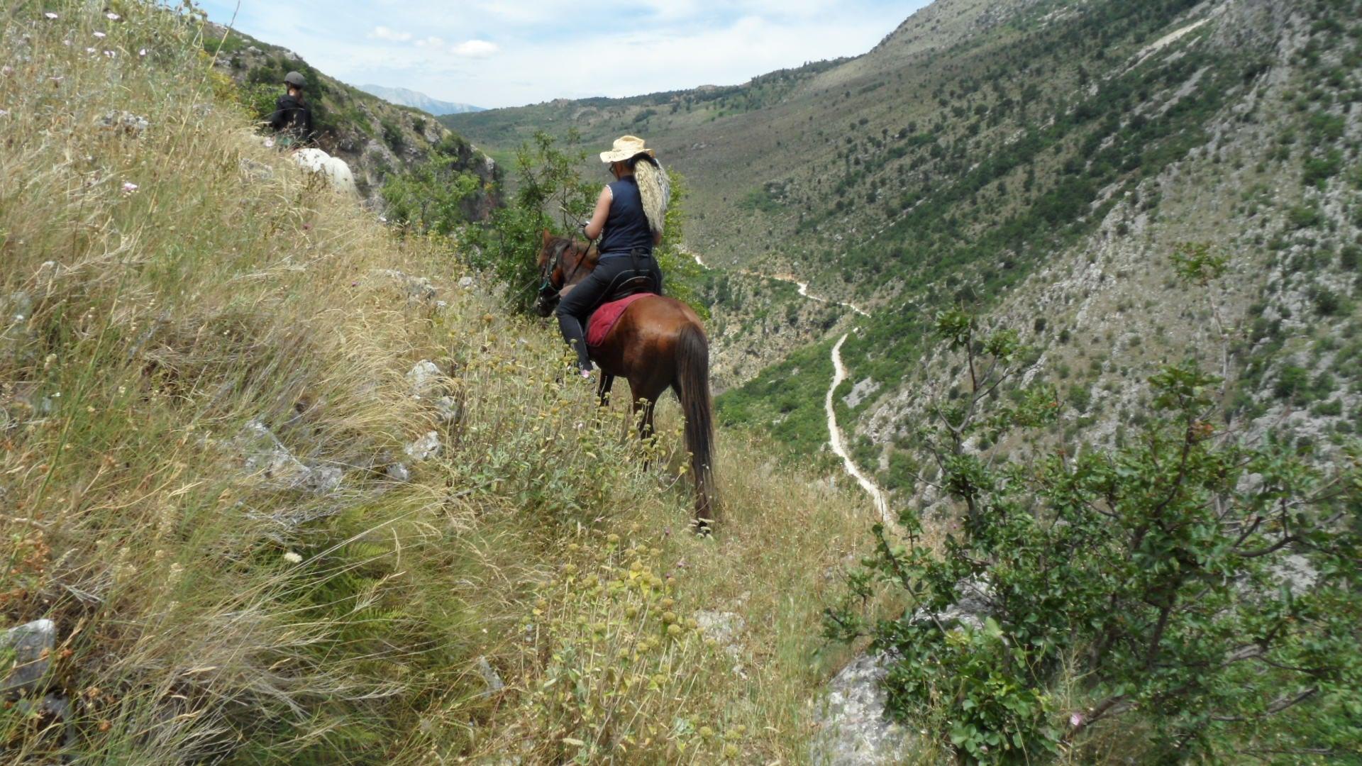 Following Zagoria Pathways - horseXperiences™ GO EQUESTRIAN