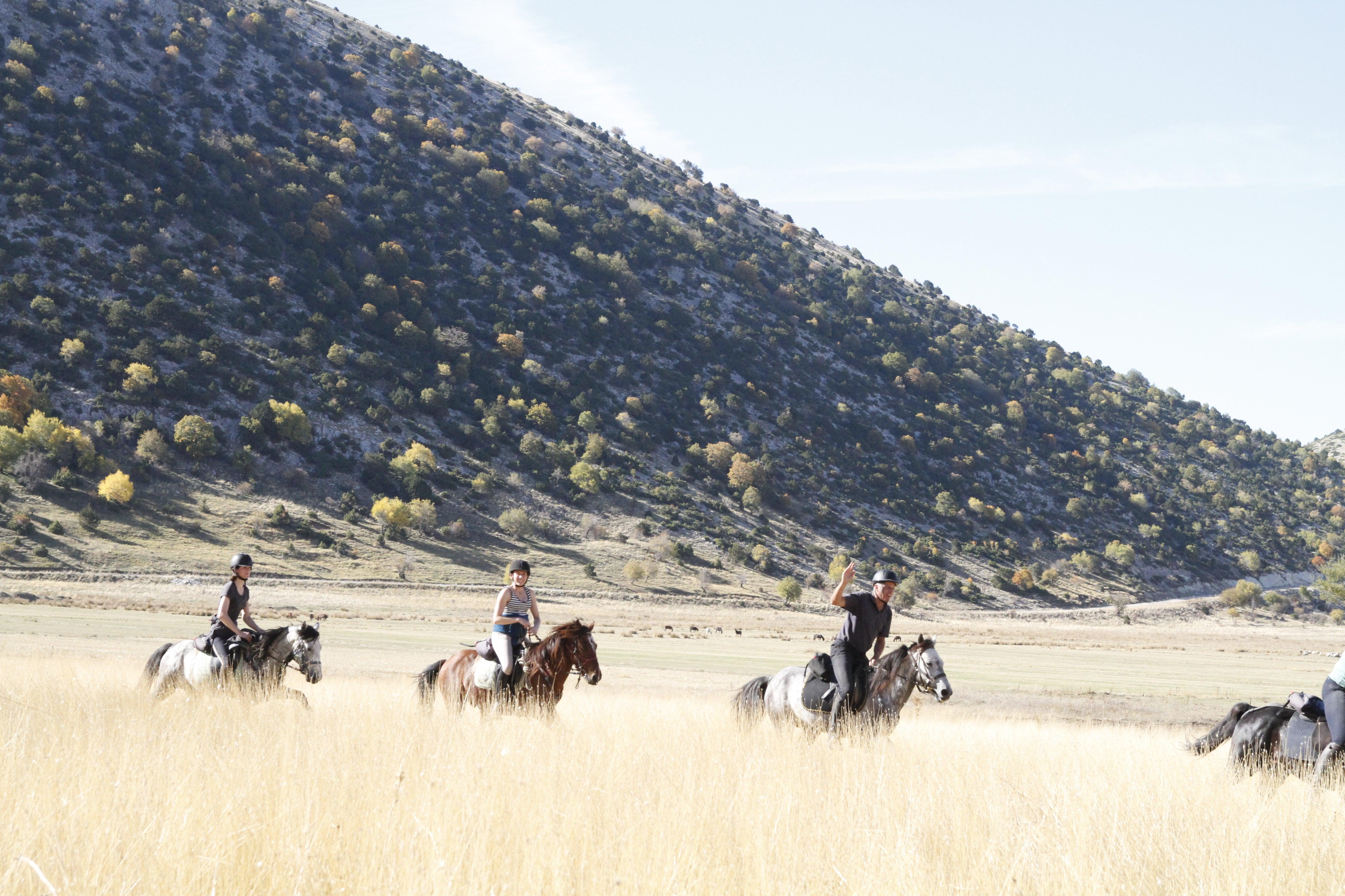 Following Zagoria Pathways - horseXperiences™ GO EQUESTRIAN