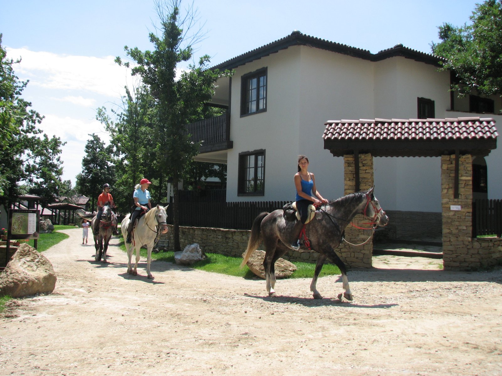 Magic Caves, Waterfalls & Castles - horseXperiences™ GO EQUESTRIAN