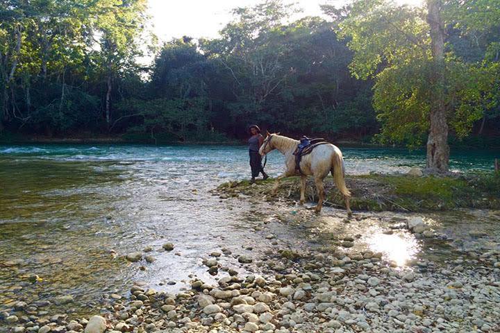 Xunantunich Riding Tour - horseXperiences™ GO EQUESTRIAN