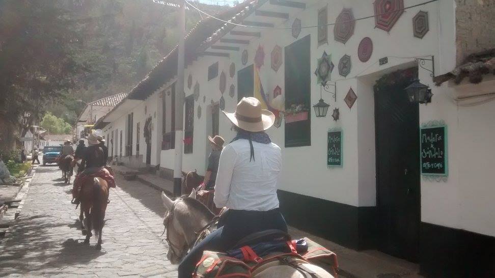 The Central Colombia Trail Ride - horseXperiences™ GO EQUESTRIAN