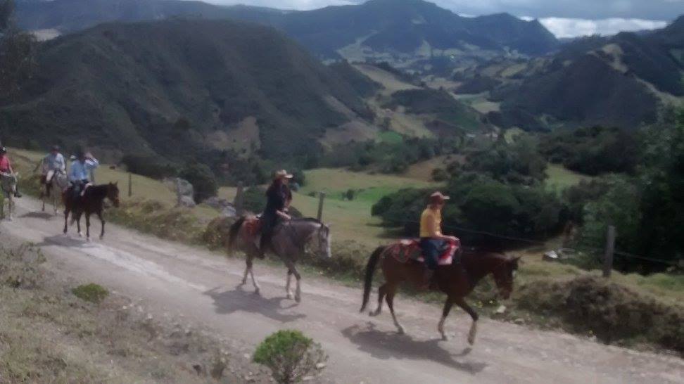 The Central Colombia Trail Ride - horseXperiences™ GO EQUESTRIAN