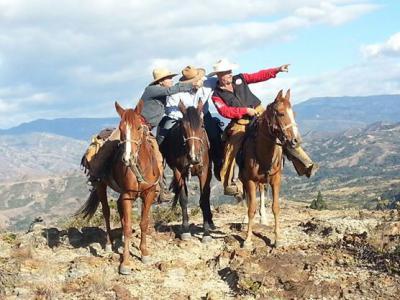 The Central Colombia Trail Ride - horseXperiences™ GO EQUESTRIAN