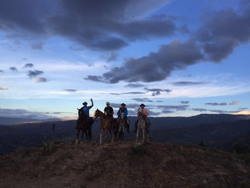 The Central Colombia Trail Ride - horseXperiences™ GO EQUESTRIAN